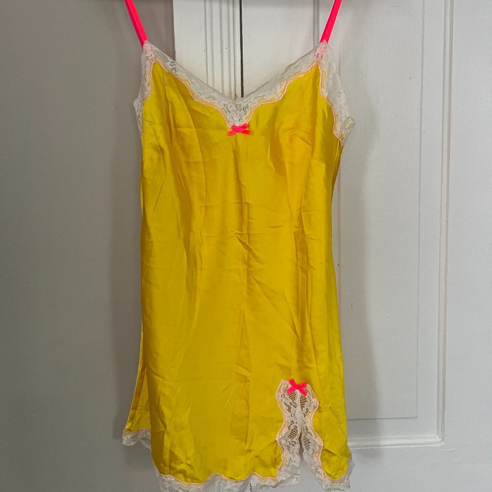 Vintage Victoria's Secret Satin Slip Nightgown Nightie Chemise Yellow Pink Sz S